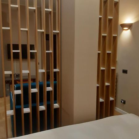 Catenica Milan Bagian luar foto