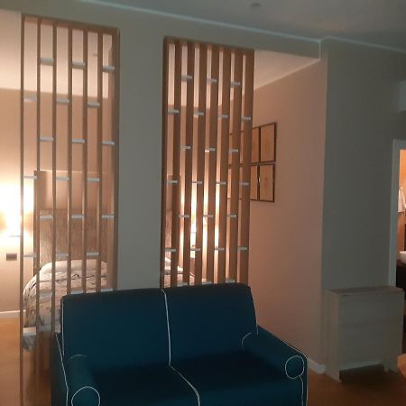 Catenica Milan Bagian luar foto