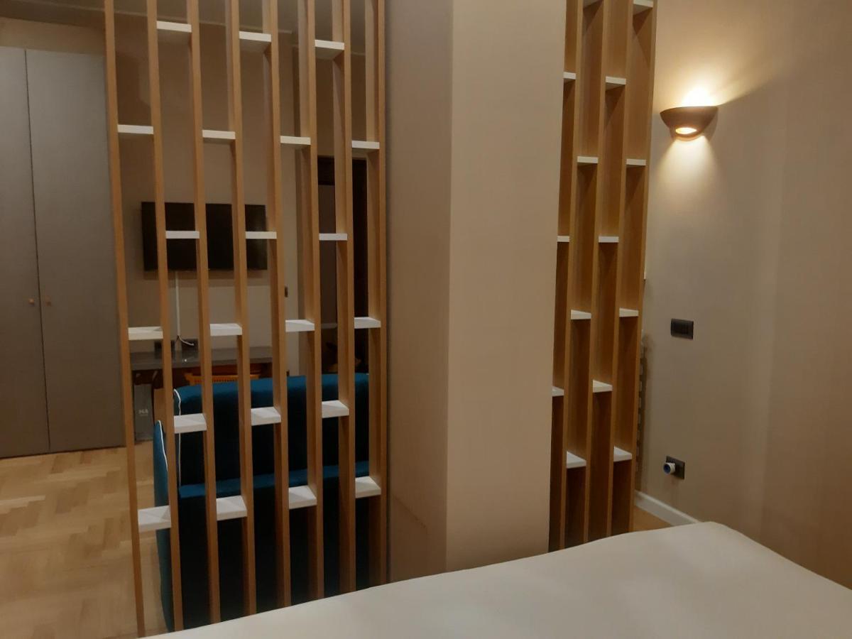 Catenica Milan Bagian luar foto